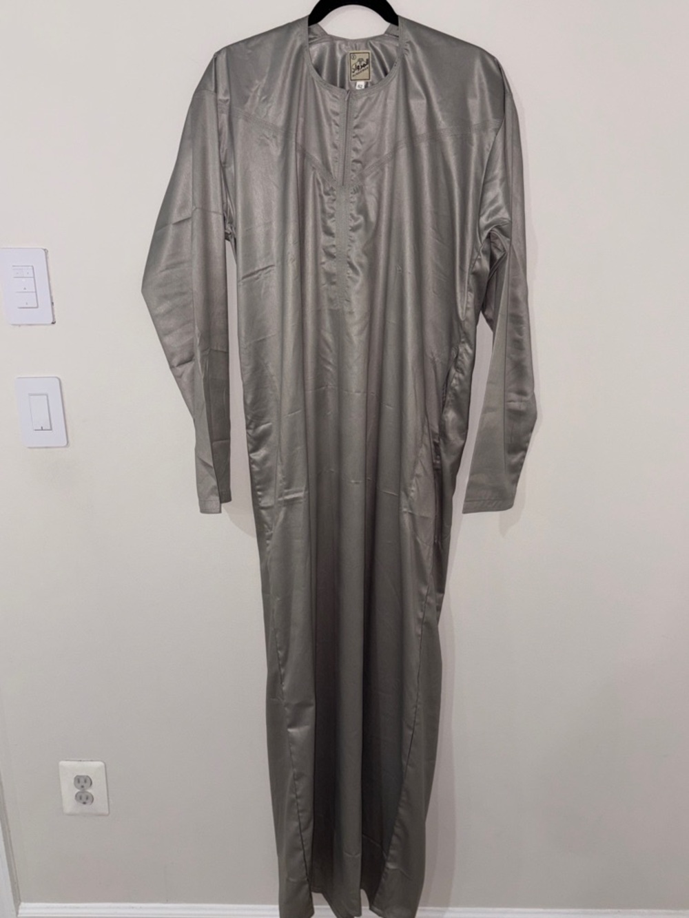 Men's Long Silver Gray Thobe / Traditional Robe